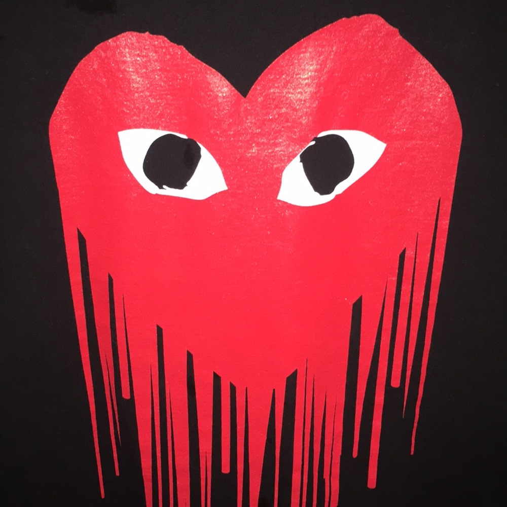 Premium label dripping heart t shirt size small